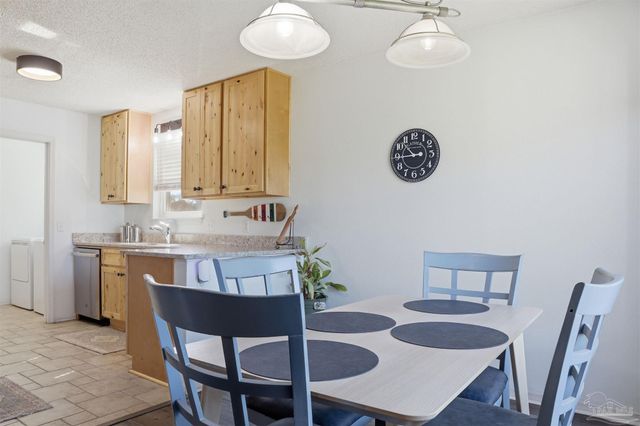 903 Catskill Ln, Pensacola, FL 32507