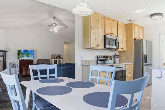 903 Catskill Ln, Pensacola, FL 32507