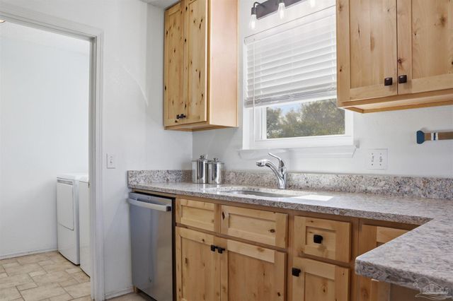 903 Catskill Ln, Pensacola, FL 32507