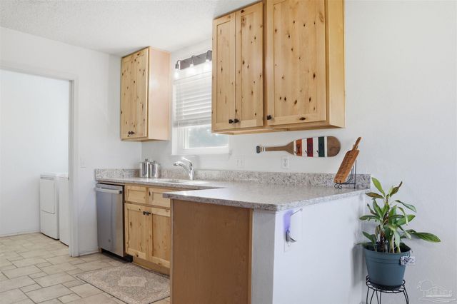 903 Catskill Ln, Pensacola, FL 32507