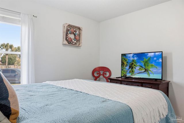 903 Catskill Ln, Pensacola, FL 32507