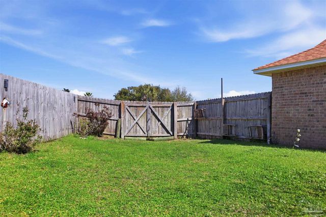 903 Catskill Ln, Pensacola, FL 32507