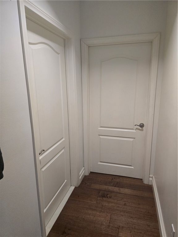 Image 23 of property listing at 917 S New Hampshire 301, Los Angeles, CA 90006