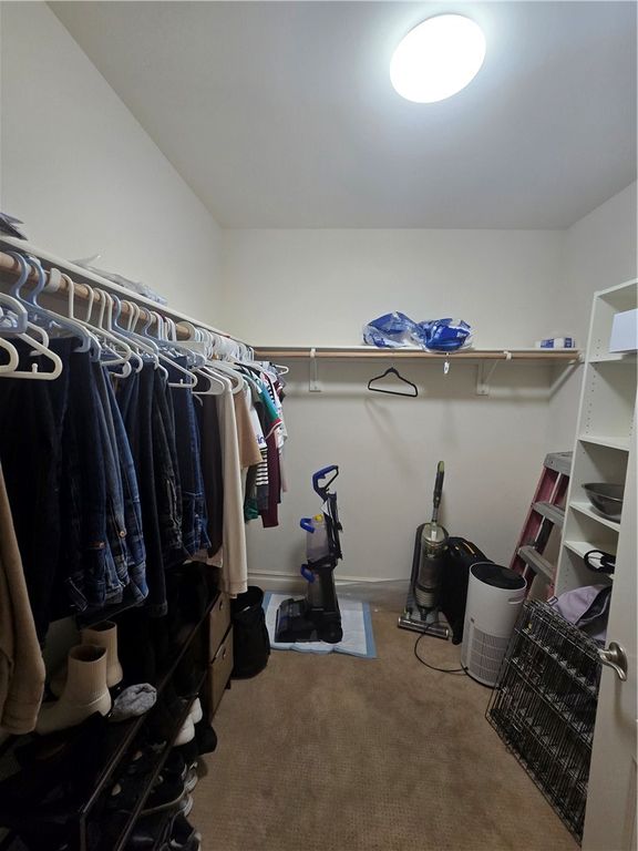Image 32 of property listing at 917 S New Hampshire 301, Los Angeles, CA 90006