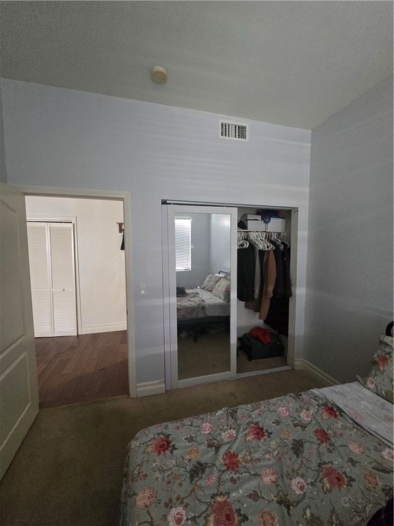 Image 34 of property listing at 917 S New Hampshire 301, Los Angeles, CA 90006