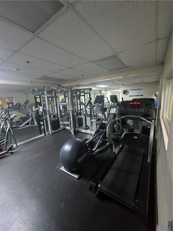 Image 54 of property listing at 917 S New Hampshire 301, Los Angeles, CA 90006