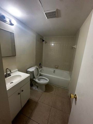 704 Meadows Circle 704, Boynton Beach, FL 33436