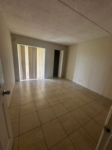 704 Meadows Circle 704, Boynton Beach, FL 33436