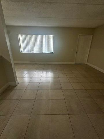704 Meadows Circle 704, Boynton Beach, FL 33436