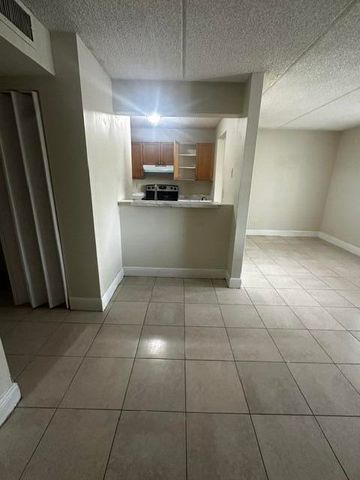 704 Meadows Circle 704, Boynton Beach, FL 33436
