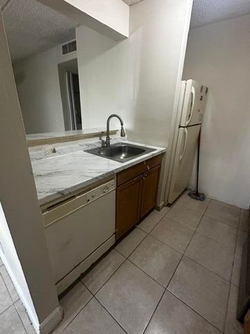 704 Meadows Circle 704, Boynton Beach, FL 33436