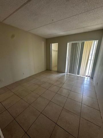 704 Meadows Circle 704, Boynton Beach, FL 33436