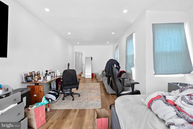 952 N 5TH ST, Philadelphia, PA 19123