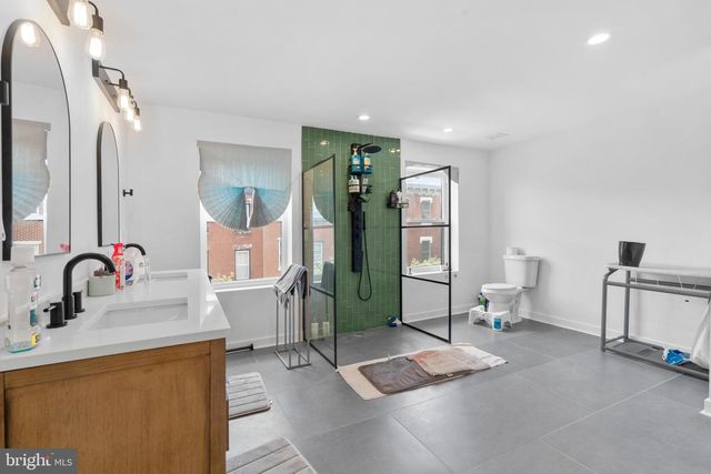 952 N 5TH ST, Philadelphia, PA 19123