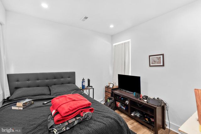 952 N 5TH ST, Philadelphia, PA 19123