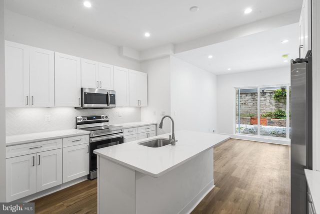 952 N 5TH ST, Philadelphia, PA 19123