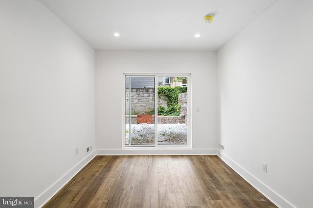 952 N 5TH ST, Philadelphia, PA 19123