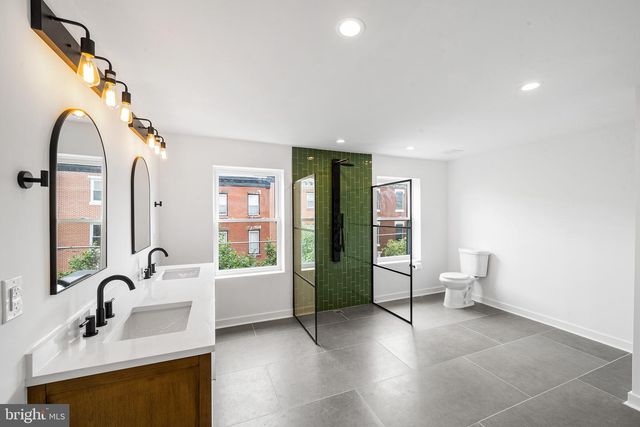 952 N 5TH ST, Philadelphia, PA 19123