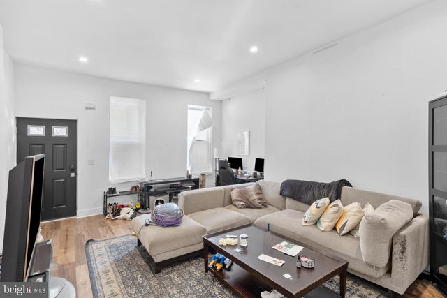 952 N 5TH ST, Philadelphia, PA 19123