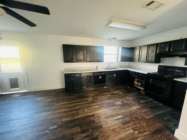 723 E Center Street, Beebe, AR 72012