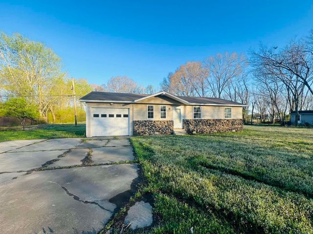 723 E Center Street, Beebe, AR 72012