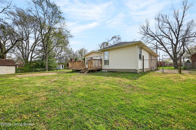 4002 Dover Ct, Louisville, KY 40216