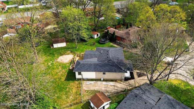 4002 Dover Ct, Louisville, KY 40216