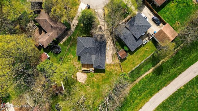 4002 Dover Ct, Louisville, KY 40216