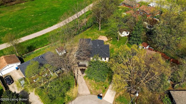 4002 Dover Ct, Louisville, KY 40216