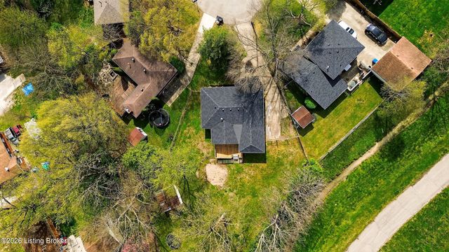 4002 Dover Ct, Louisville, KY 40216