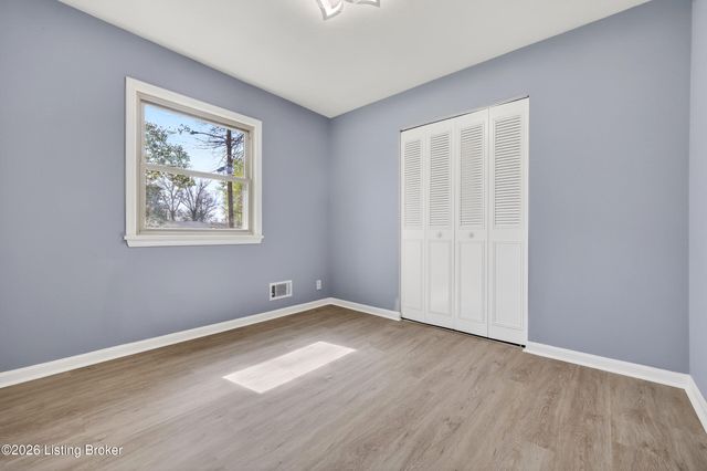 4002 Dover Ct, Louisville, KY 40216