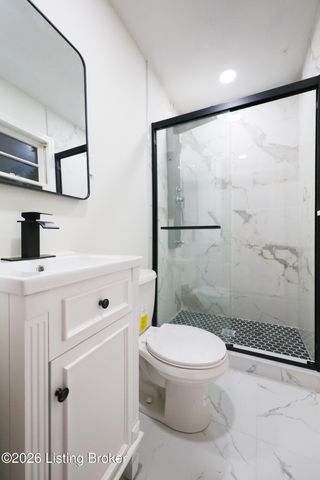 4002 Dover Ct, Louisville, KY 40216