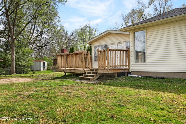 4002 Dover Ct, Louisville, KY 40216