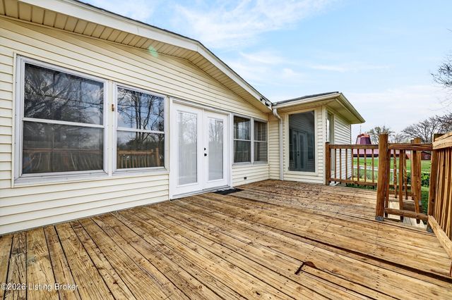 4002 Dover Ct, Louisville, KY 40216