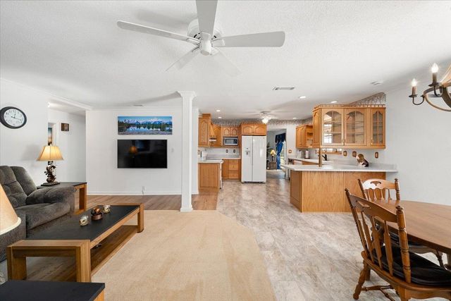 8332 Holly Dr, Citrus Heights, CA 95610