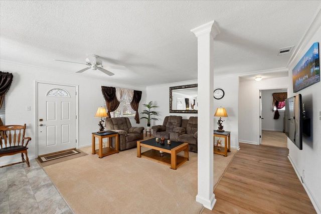 8332 Holly Dr, Citrus Heights, CA 95610