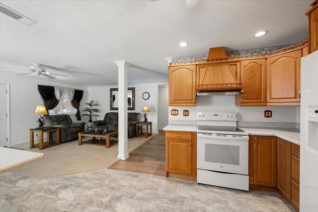 8332 Holly Dr, Citrus Heights, CA 95610