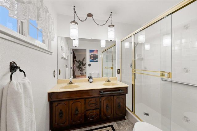 8332 Holly Dr, Citrus Heights, CA 95610