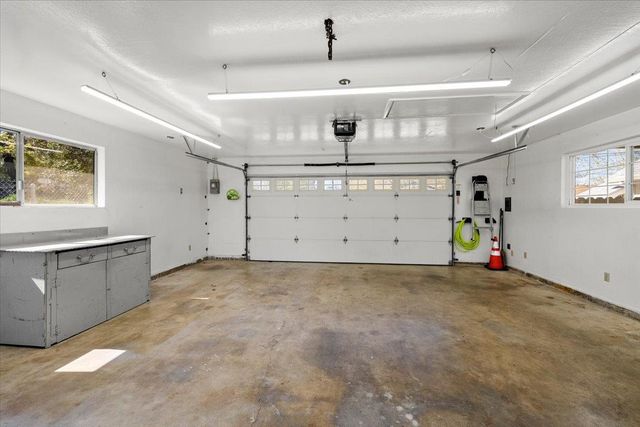 8332 Holly Dr, Citrus Heights, CA 95610