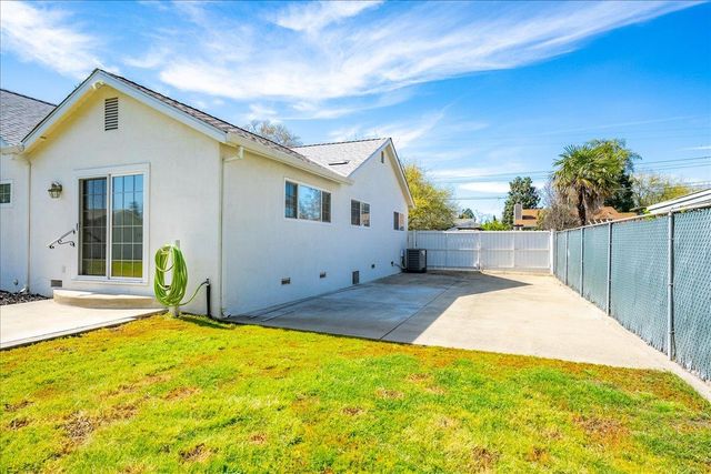 8332 Holly Dr, Citrus Heights, CA 95610