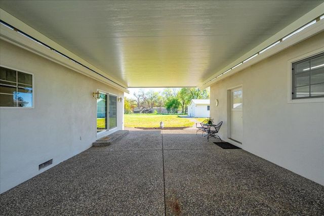 8332 Holly Dr, Citrus Heights, CA 95610