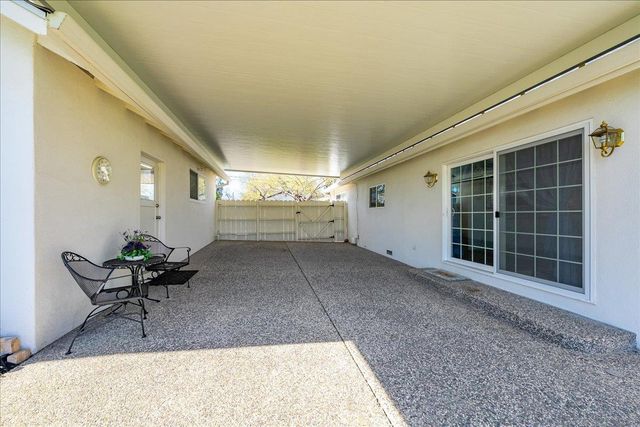 8332 Holly Dr, Citrus Heights, CA 95610