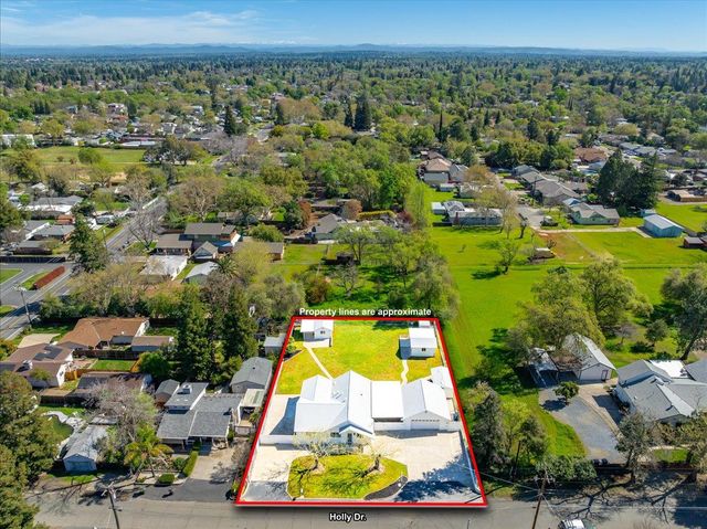 8332 Holly Dr, Citrus Heights, CA 95610