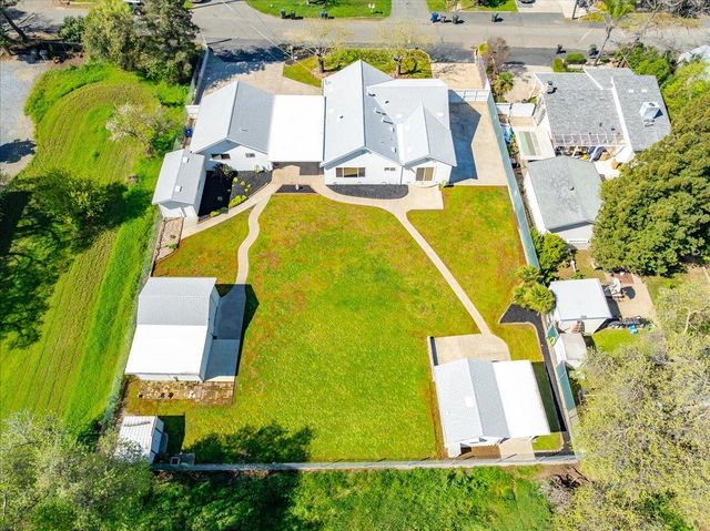 8332 Holly Dr, Citrus Heights, CA 95610