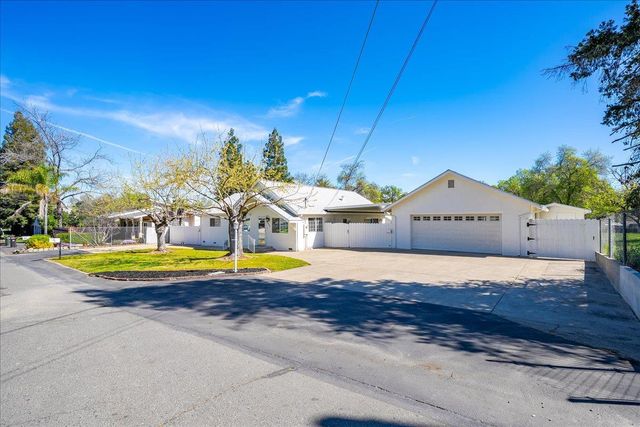 8332 Holly Dr, Citrus Heights, CA 95610