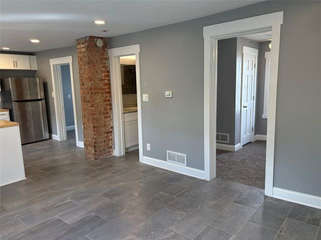 1904 E 27th Street, Des Moines, IA 50317