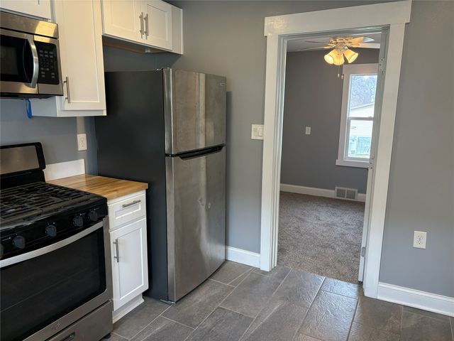 1904 E 27th Street, Des Moines, IA 50317