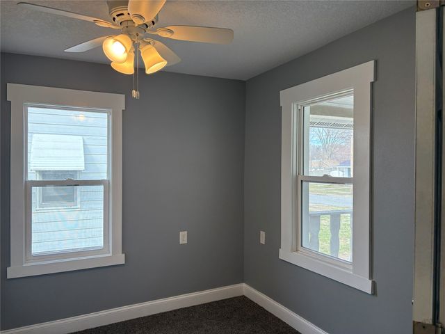 1904 E 27th Street, Des Moines, IA 50317