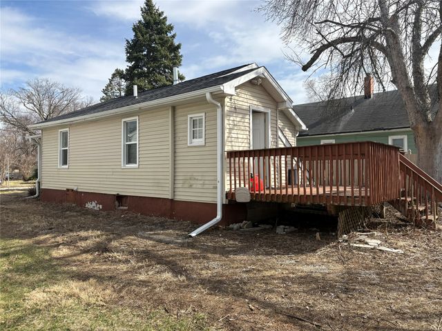 1904 E 27th Street, Des Moines, IA 50317