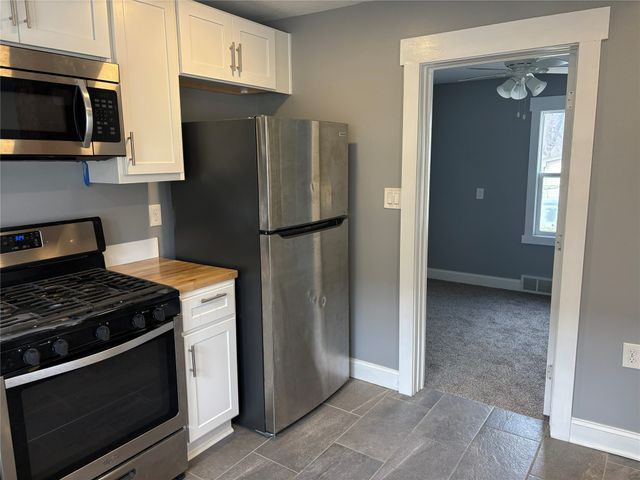 1904 E 27th Street, Des Moines, IA 50317